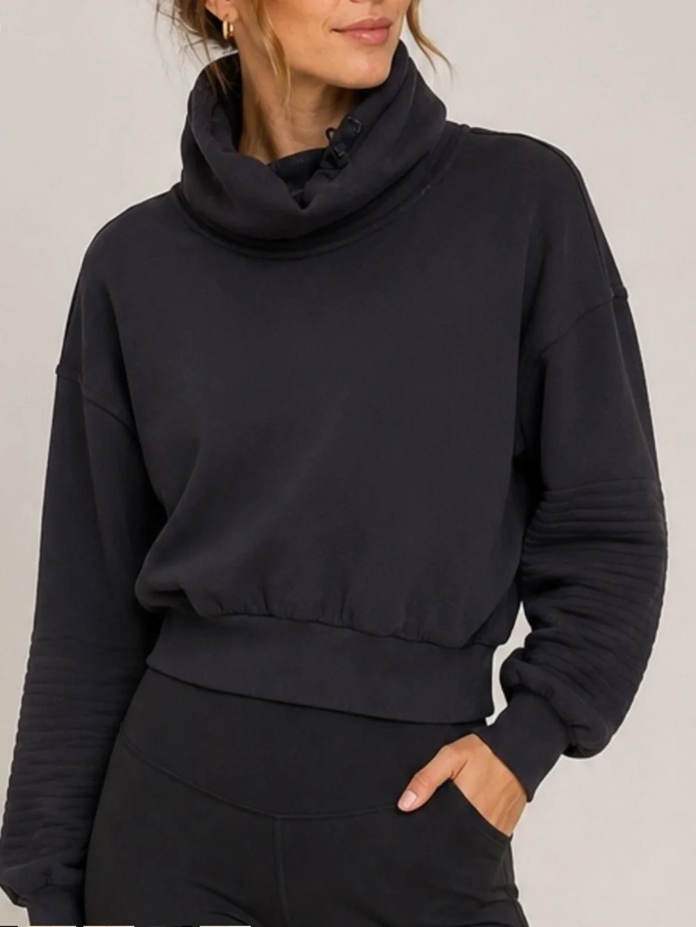 LULULEMON FULL FLOURISH Black Funnel Neck Women's Sweatshirt Size 2 EUC